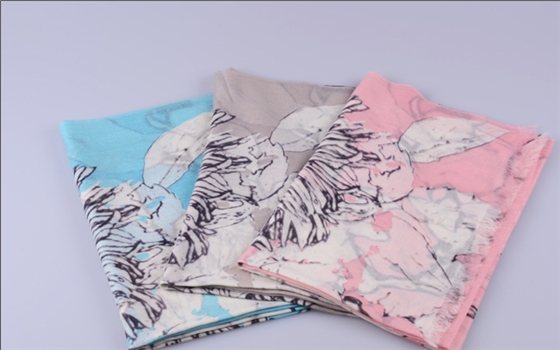 圍巾是什么類,高檔圍巾 圍巾圖