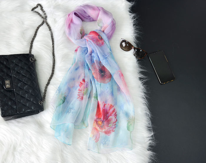 春花秋月絲巾整體圖