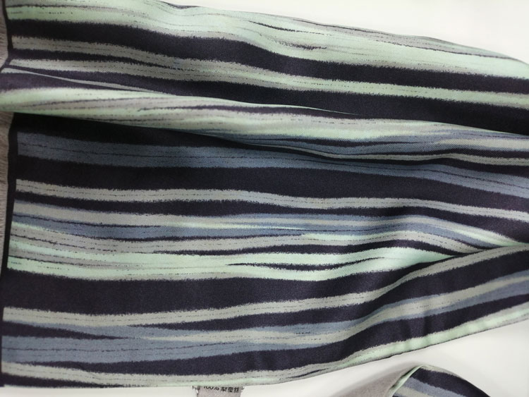 男士簡約線條圍巾細節圖