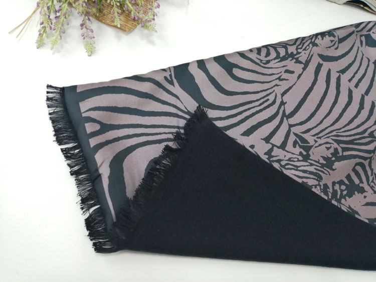 男士經典斑馬圍巾 男士經典斑馬圍巾