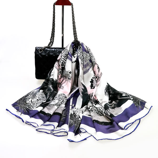 傲睨萬(wàn)物絲巾